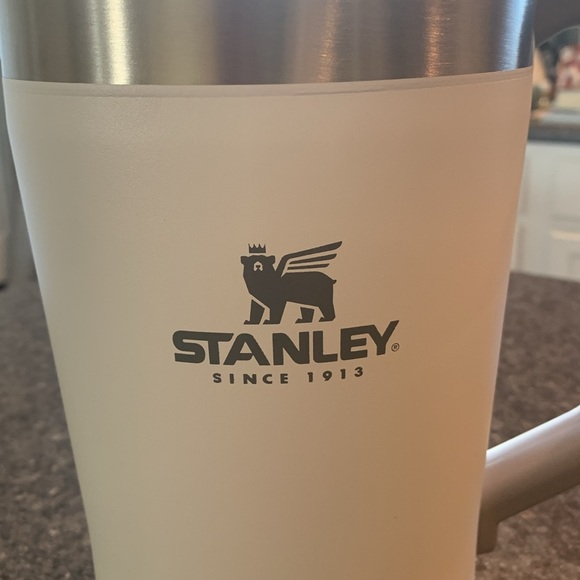 NEW Stanley stay cool 64oz pitcher - Picture 4 of 10